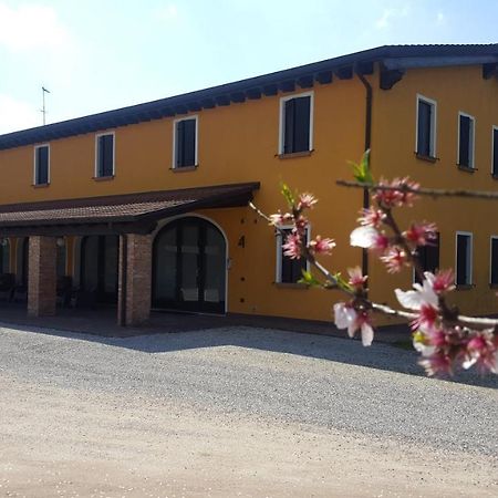 Agriturismo Borgo Borromeo 鲁巴诺 外观 照片